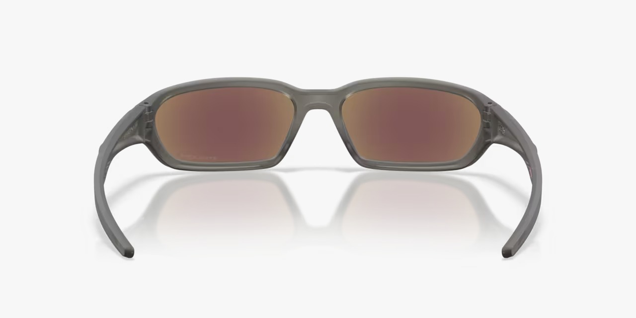 משקפי שמש OAKLEY OO9530-0258 3 משקפי שמש OAKLEY OO9530-0258
