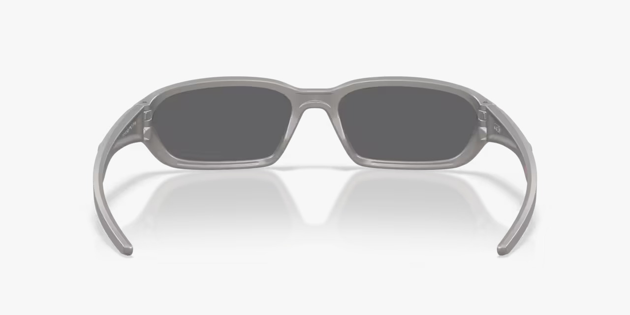 משקפי שמש OAKLEY OO9530-0558 3 משקפי שמש OAKLEY OO9530-0558